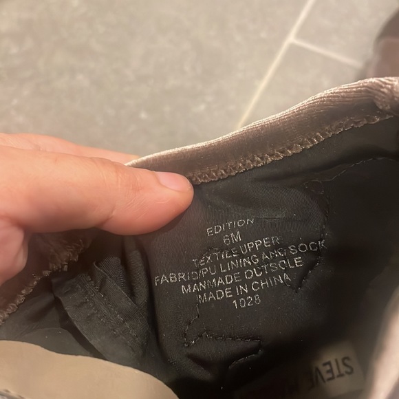 steve madden Edition velvet pink rose embroidered zipper chunky heeled booties - Picture 6 of 15